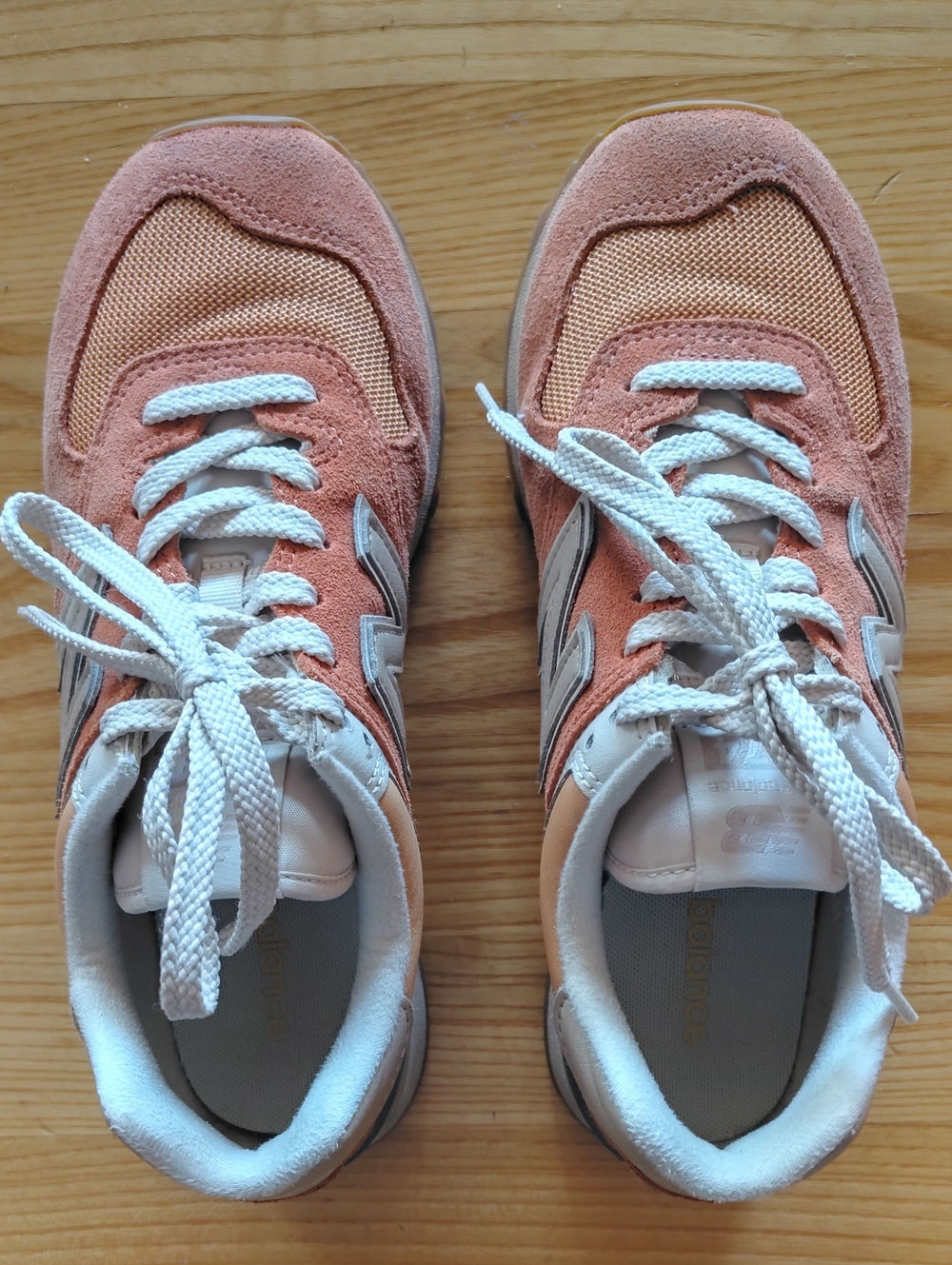 New Balance 574 Women’s Size 8.5 Peach Suede & Mesh Sneakers